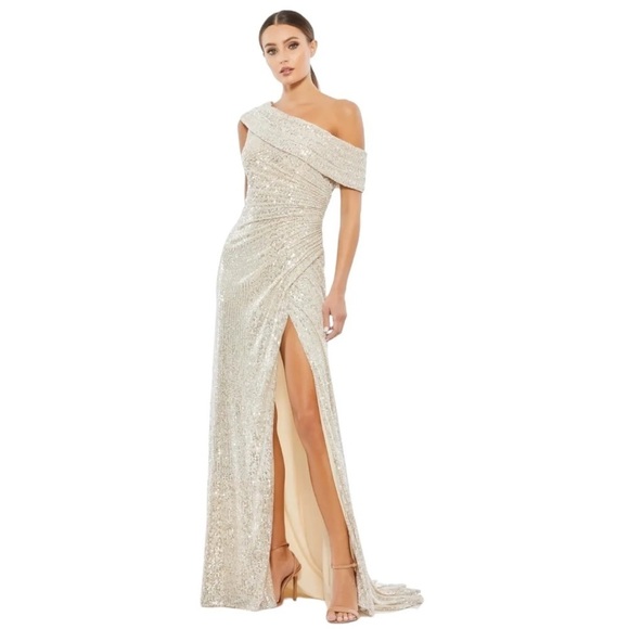 Mac Duggal Dresses & Skirts - Mac Duggal Gold One Shoulder ruched Sequined Dress Style 26550 Size 8